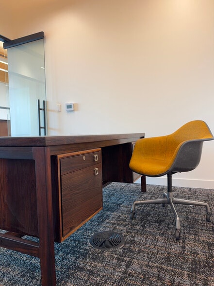 2422 E 7th St, Austin, TX for lease - Building Photo - Image 3 of 11