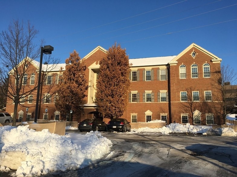 121 W Long Lake Rd, Bloomfield Hills, MI for lease - Building Photo - Image 2 of 2