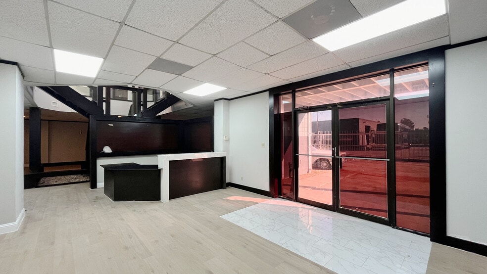9220 Rasmus Dr, Houston, TX for lease - Building Photo - Image 2 of 21