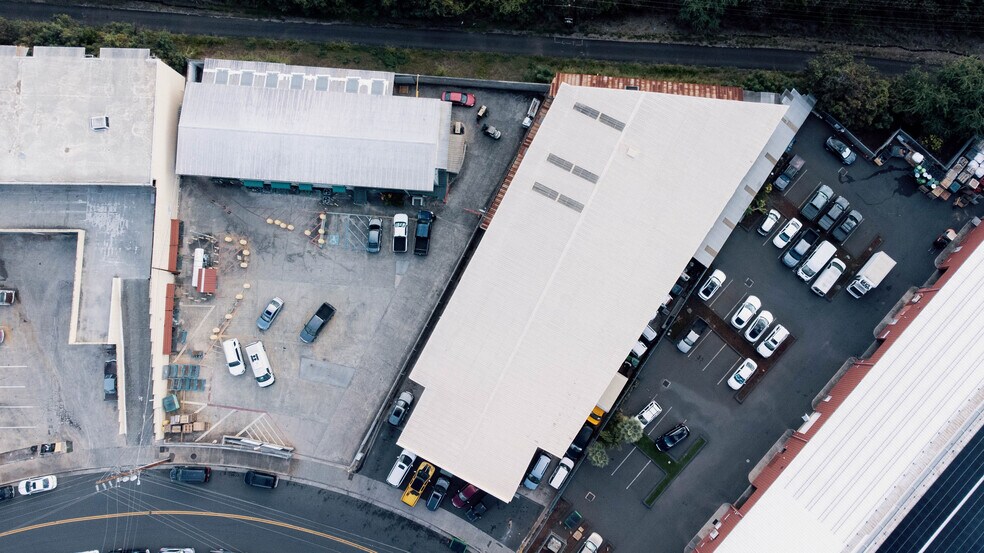 94-129 Leokane St, Waipahu, HI à vendre - Photo du bâtiment - Image 2 de 10