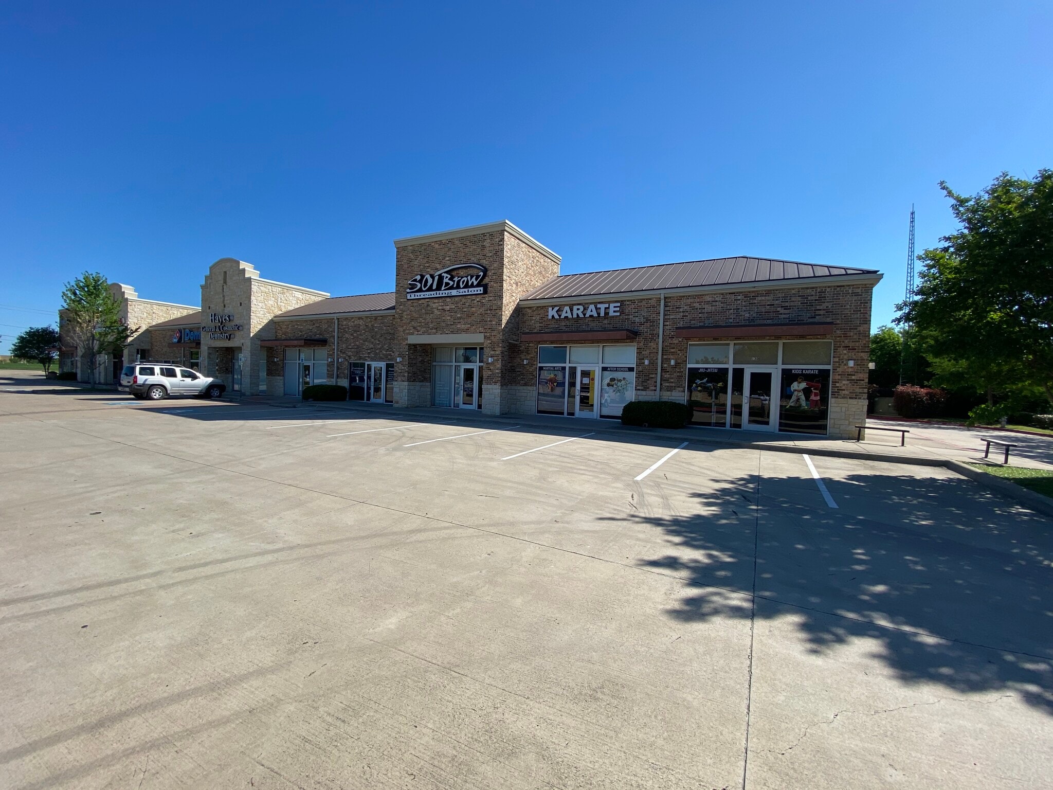 717 N Holland Rd, Mansfield, TX à louer Photo du bâtiment- Image 1 de 14