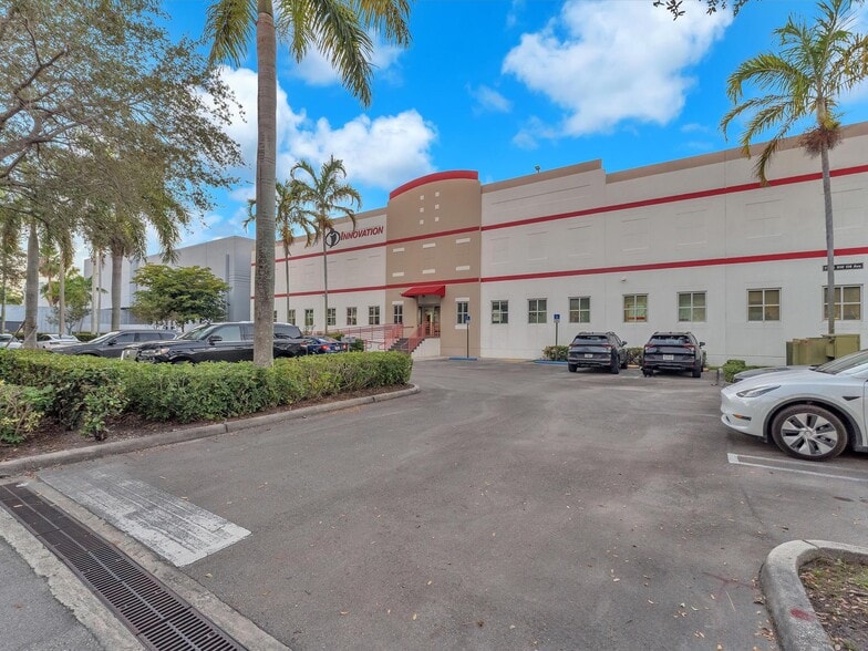 2244 NW 114th Ave, Miami, FL à vendre - Photo du bâtiment - Image 3 de 13