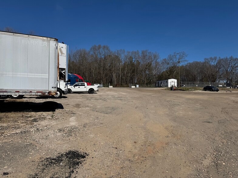 22 Main St, Greenville, SC for lease - Building Photo - Image 3 of 7