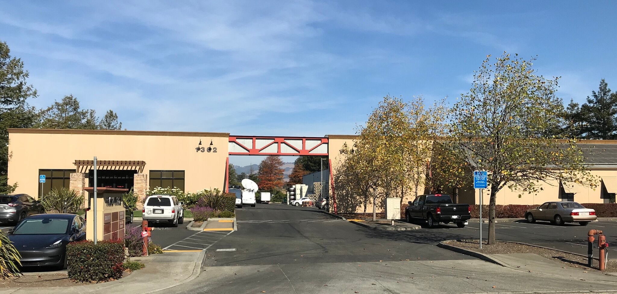 1360 N McDowell Blvd, Petaluma, CA for lease Primary Photo- Image 1 of 6