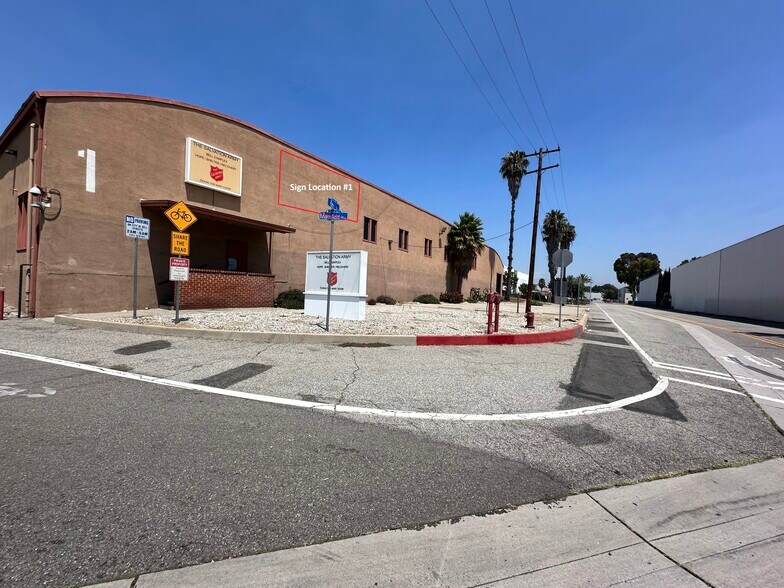 5600 Rickenbacker Rd, Bell, CA à louer - Photo du bâtiment - Image 2 de 6