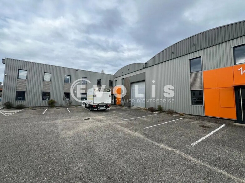 1-13 Chemin De L'Industrie, Dardilly for lease - Building Photo - Image 1 of 7