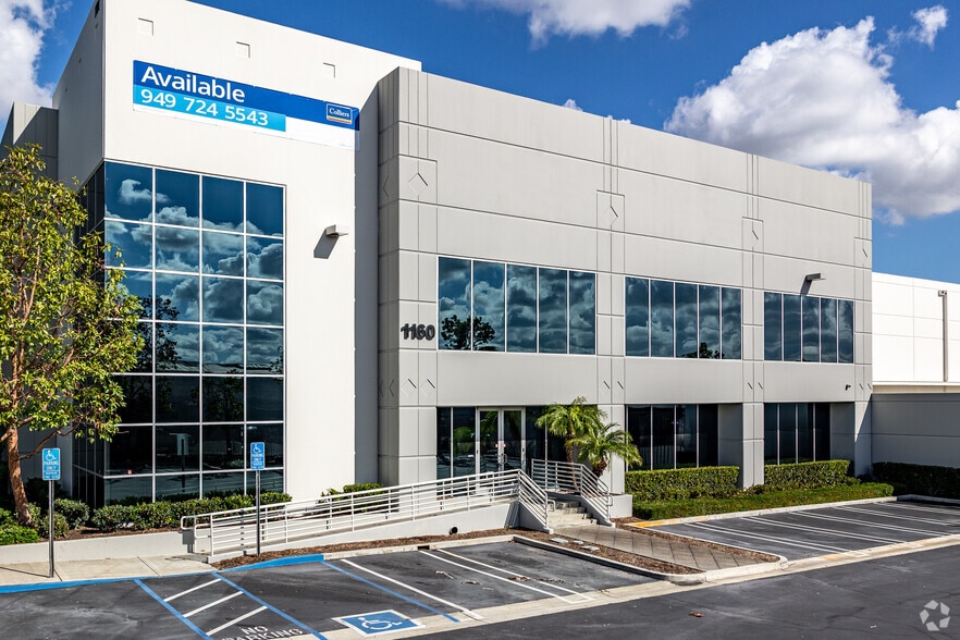 1160-1180 N Anaheim Blvd, Anaheim, CA for lease - Building Photo - Image 3 of 28