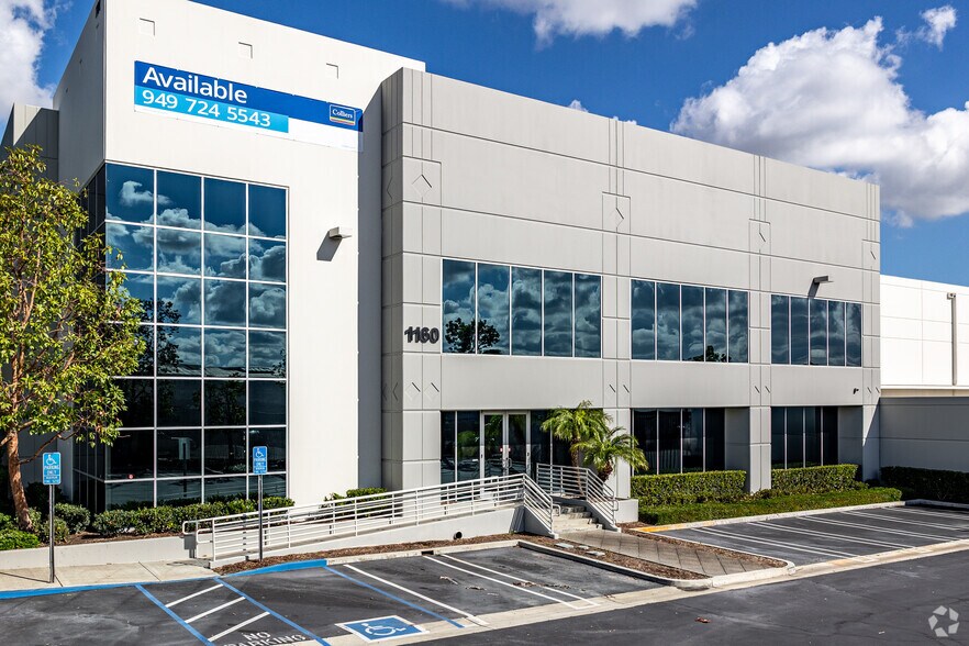 1160-1180 N Anaheim Blvd, Anaheim, CA à louer - Photo du bâtiment - Image 3 de 28