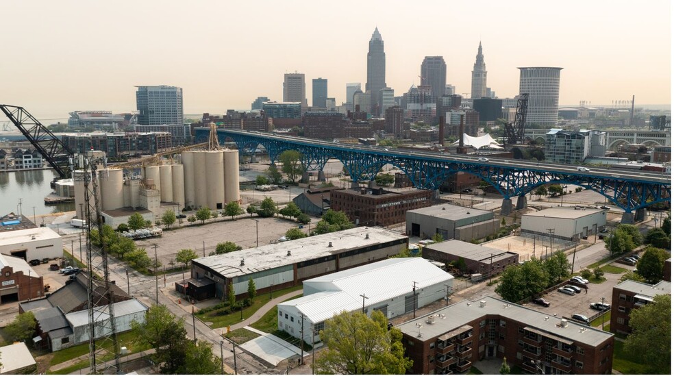 2424 Mulberry Ave, Cleveland, OH for lease - Building Photo - Image 1 of 6