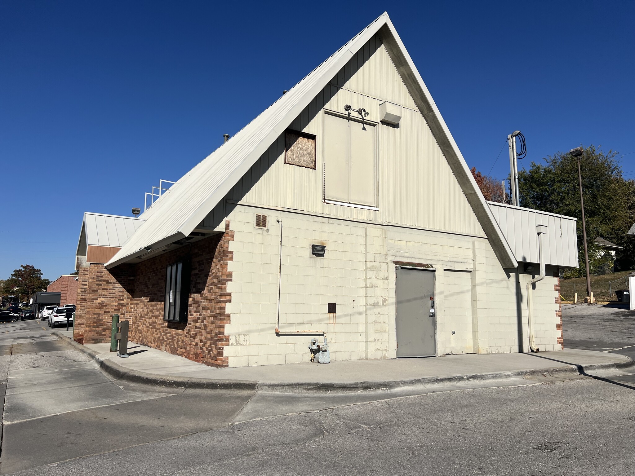 1209 S 119th St, Omaha, NE for lease Interior Photo- Image 1 of 3