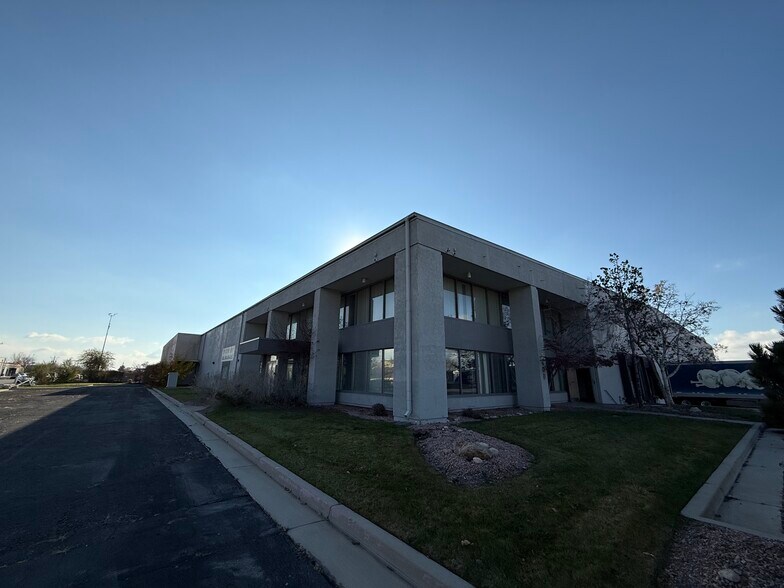 2400 S 600 W, Salt Lake City, UT à louer - Photo du bâtiment - Image 1 de 6