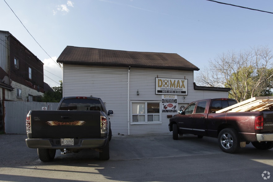 1 Burton's Ln, Vaughan, ON à vendre - Photo du bâtiment - Image 2 de 2