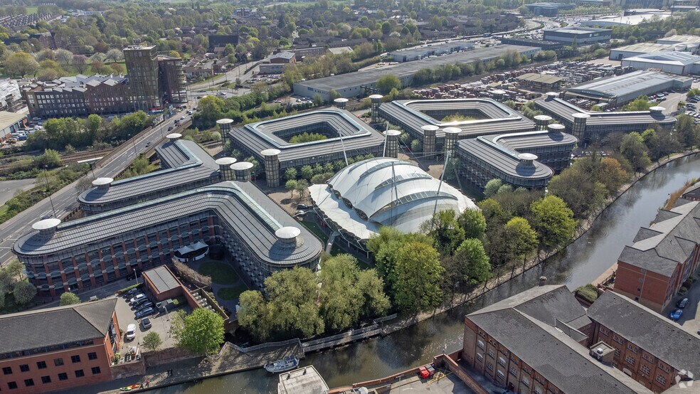 Castle Meadow Rd, Nottingham à louer - Photo du bâtiment - Image 2 de 18