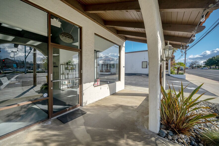 8115-8149 El Camino Real, Atascadero, CA à louer - Photo du bâtiment - Image 3 de 27