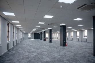 Basing Vw, Basingstoke for lease Interior Photo- Image 1 of 6