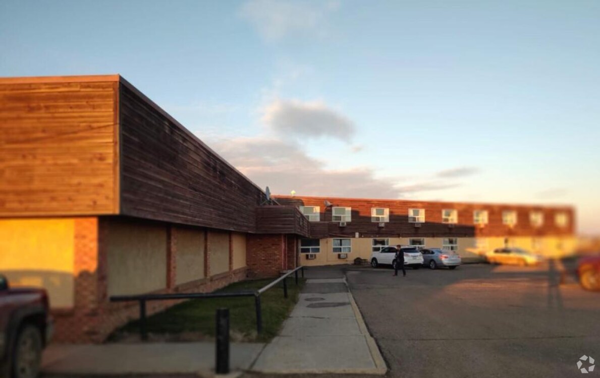 5221 Highway 12 West, Coronation, AB for sale Primary Photo- Image 1 of 1