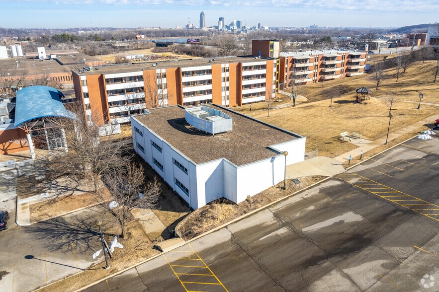 2620 Fleur Dr, Des Moines, IA à louer - Aérien - Image 3 de 8