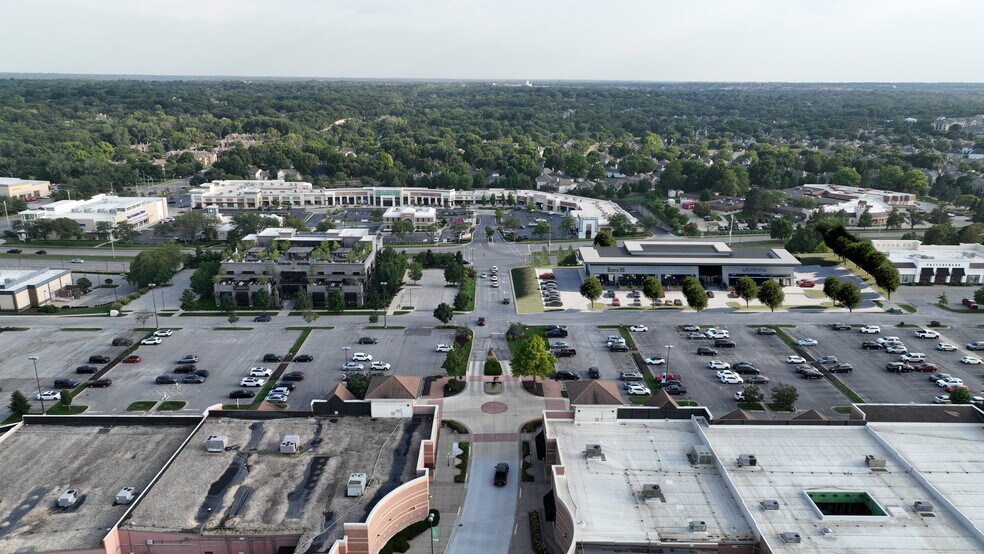4900 W 119th St, Leawood, KS à louer - Photo du bâtiment - Image 3 de 9