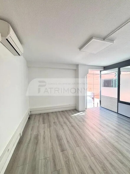 Bureau dans Aubagne à louer - Photo intérieure - Image 2 de 8