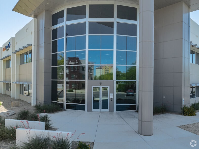 827 W Grove Ave, Mesa, AZ for lease - Building Photo - Image 3 of 5