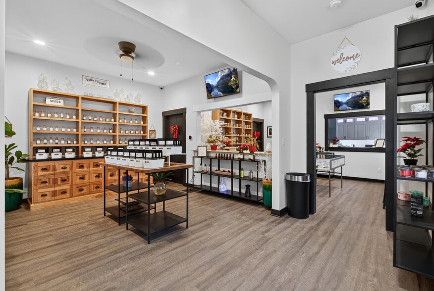 1102 Linden St, Indianapolis, IN for lease - Building Photo - Image 3 of 11