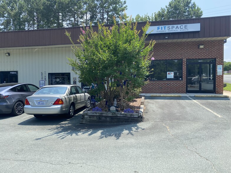 11624 N US 15-501, Chapel Hill, NC for lease - Building Photo - Image 2 of 13
