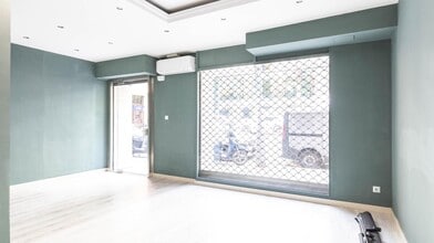 Retail in Barcelona, Barcelona for lease Interior Photo- Image 2 of 19