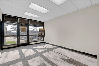 4002-4014 148th Ave NE, Redmond, WA for lease Interior Photo- Image 2 of 17