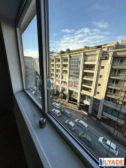 20 Allée Turcat Mery, Marseille for lease - Building Photo - Image 2 of 4