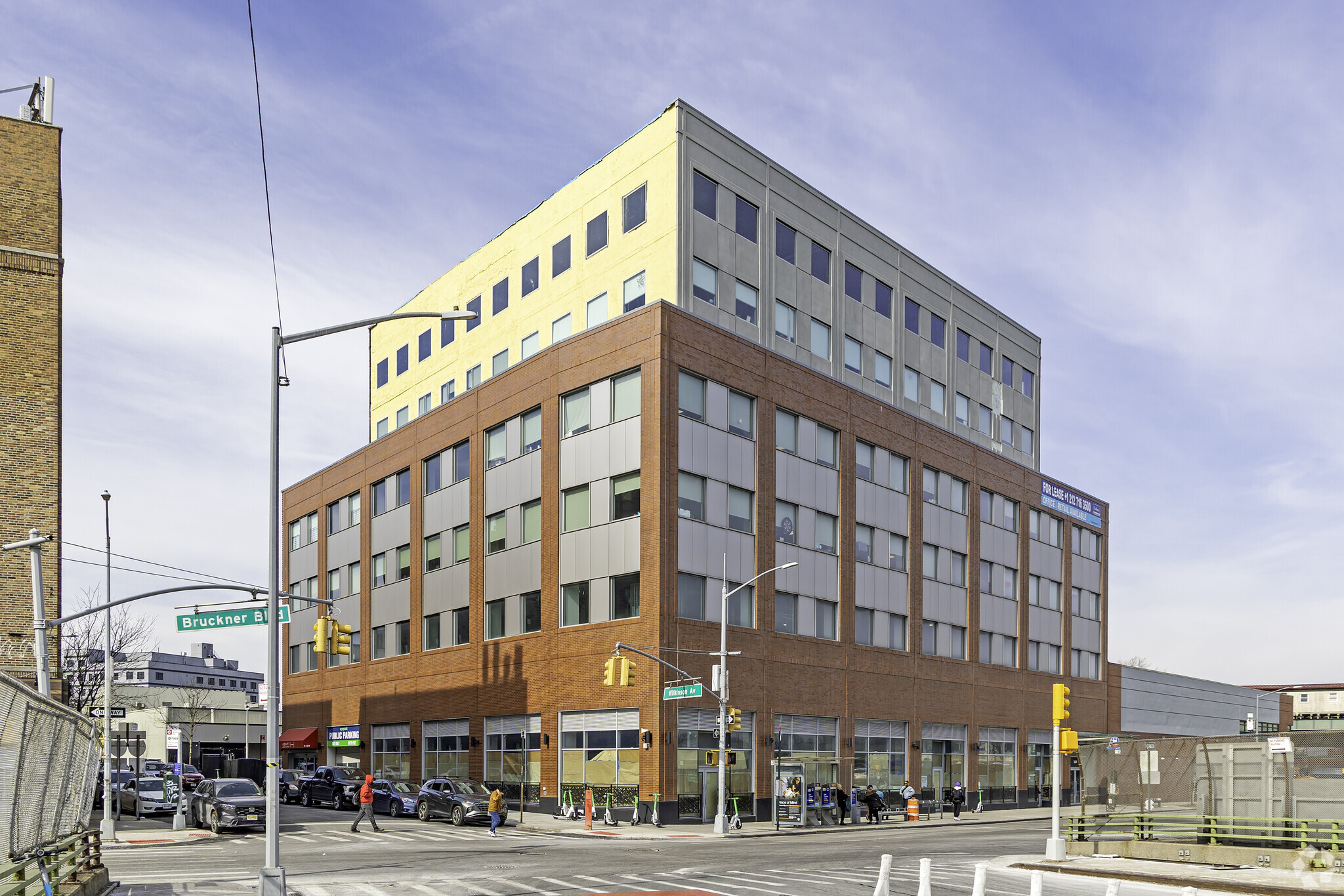 3651 Bruckner Blvd, Bronx, NY à louer Photo principale- Image 1 de 9