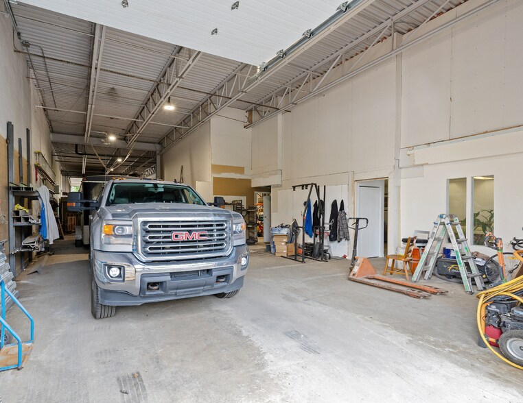 254-300 Rue Langlois, Terrebonne, QC à louer - Photo du bâtiment - Image 2 de 4