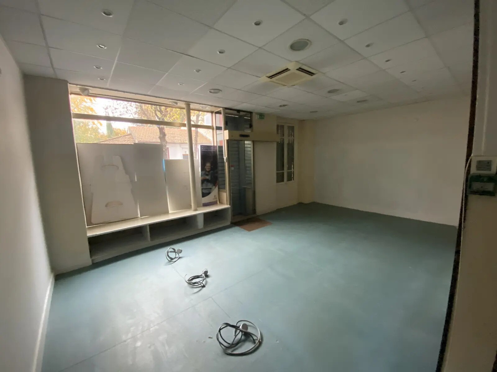 20 Rue Du Maréchal Juin, Maisons-Alfort for lease Interior Photo- Image 1 of 3