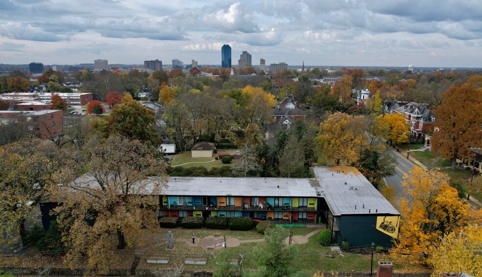 568 N Broadway, Lexington, KY for sale - Primary Photo - Image 1 of 1