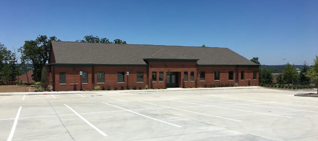 8101 McClure Dr, Fort Smith, AR for sale Primary Photo- Image 1 of 8