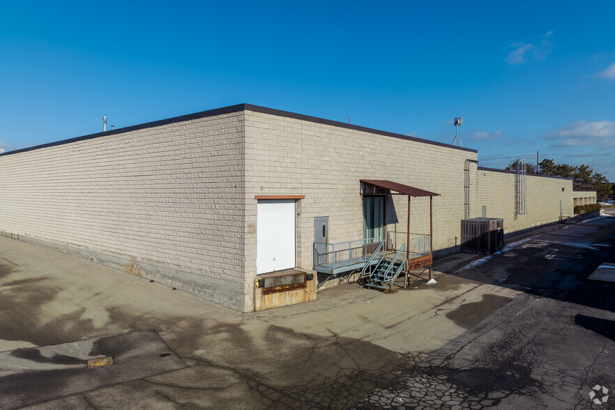 2460 Tedlo St, Mississauga, ON for lease - Building Photo - Image 2 of 6