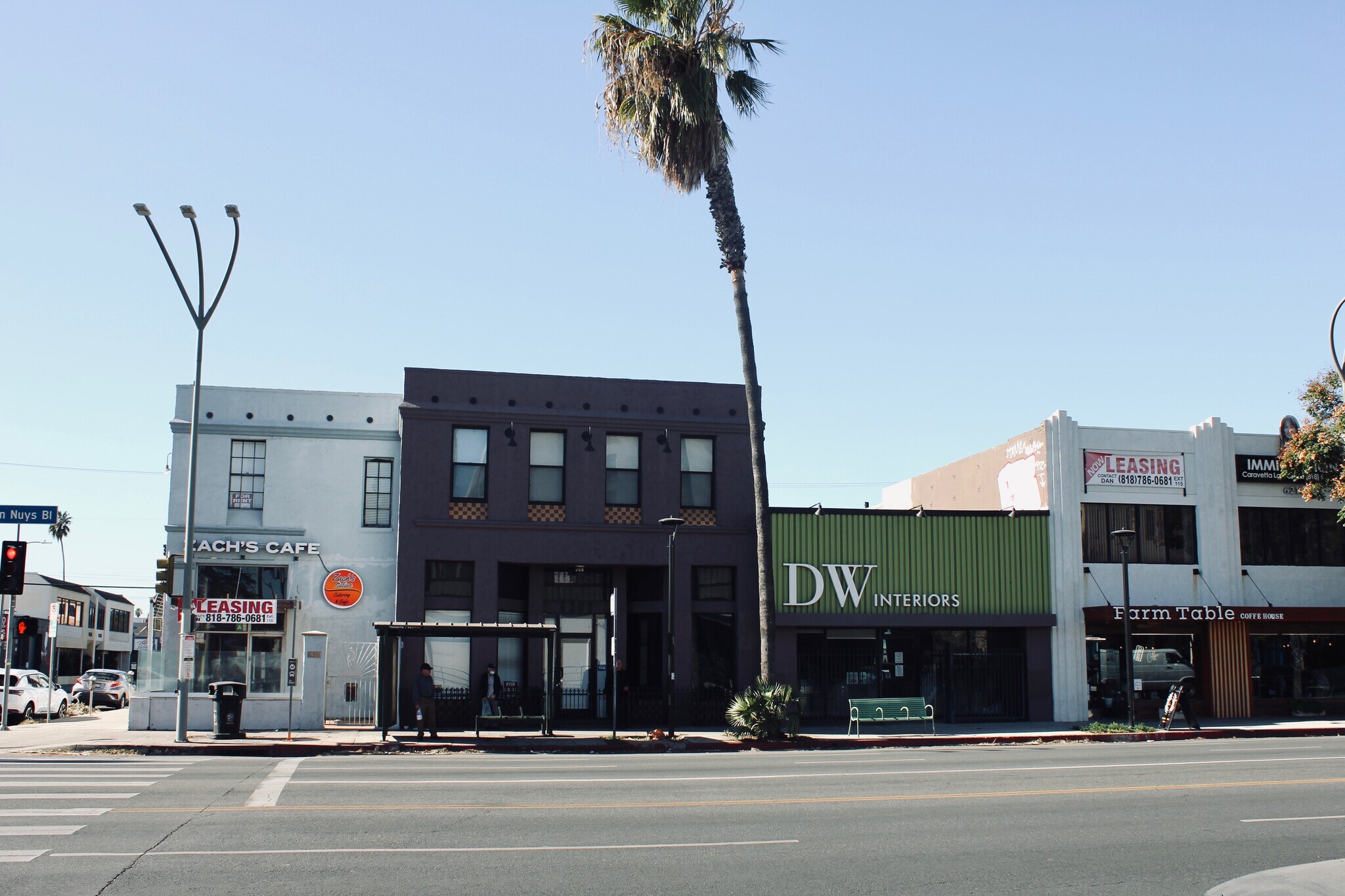 6209-6211 Van Nuys Blvd, Van Nuys, CA à louer Photo du bâtiment- Image 1 de 3