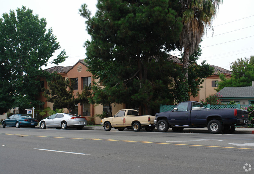 2123 Garnet Ave, San Diego, CA for lease - Building Photo - Image 2 of 6