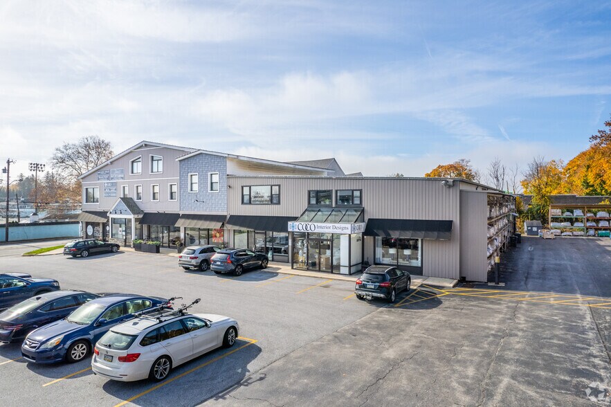 111 W Lancaster Ave, Devon, PA à louer - Photo du bâtiment - Image 3 de 6