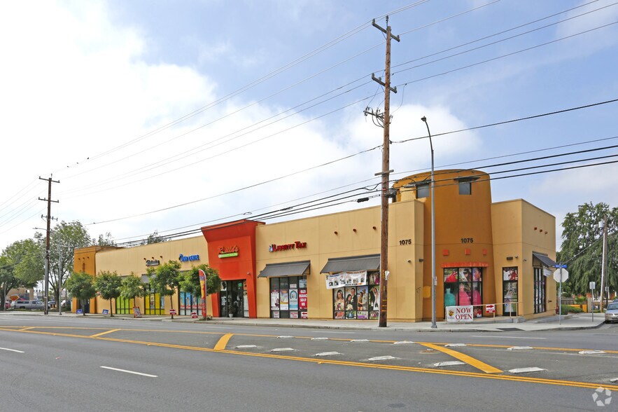 1075 S White Rd, San Jose, CA à louer - Photo du bâtiment - Image 3 de 5