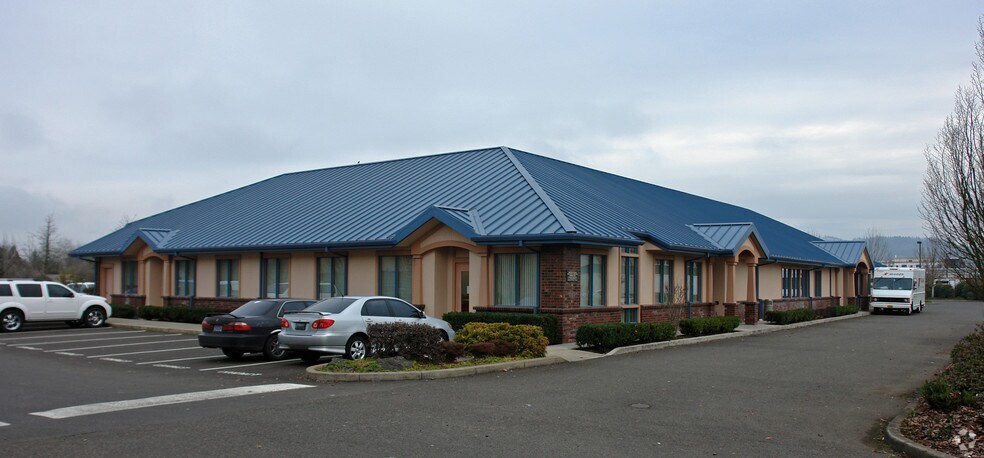 2830-2832 Crescent Ave, Eugene, OR à louer - Photo du bâtiment - Image 2 de 4