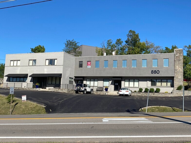 880 Alexandria Pike, Fort Thomas, KY à louer - Photo du bâtiment - Image 1 de 7