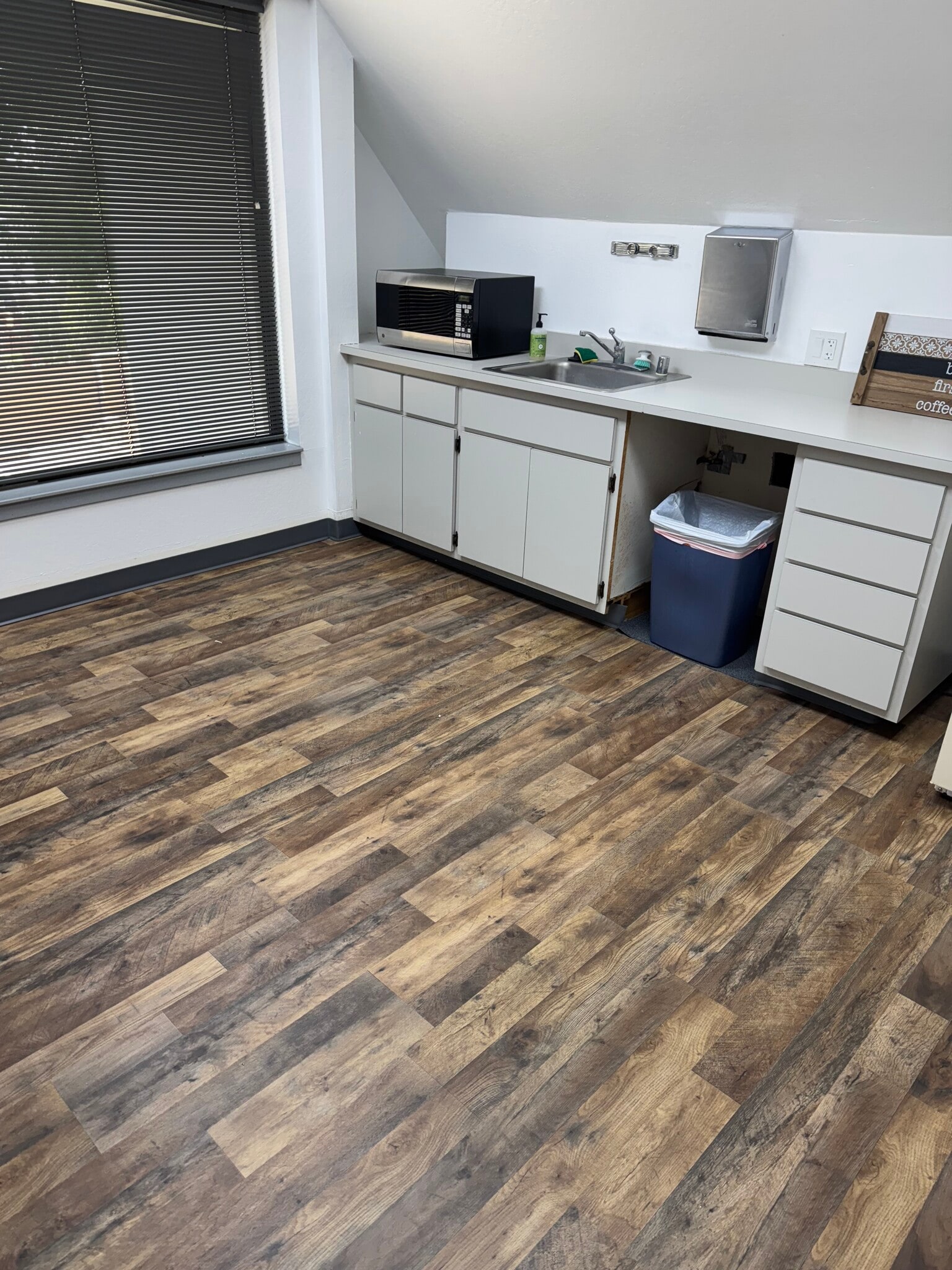 6130 Freeport Blvd, Sacramento, CA for lease Interior Photo- Image 1 of 3