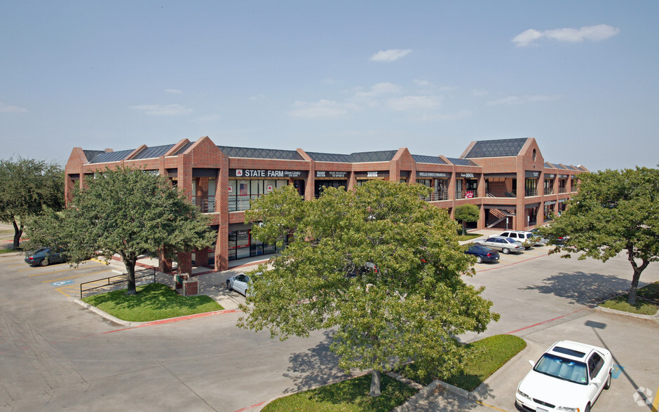 301 W Parker Rd, Plano, TX for lease - Primary Photo - Image 1 of 3