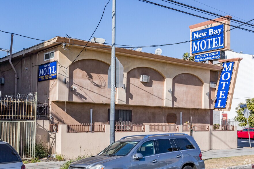8301 S Figueroa St, Los Angeles, CA à vendre - Photo du bâtiment - Image 3 de 16