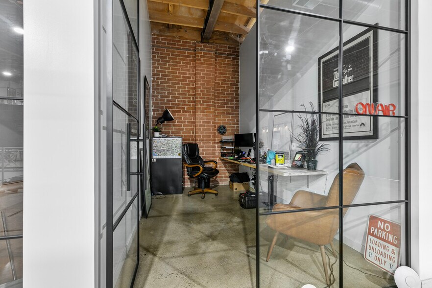 1604 Venice Blvd, Los Angeles, CA à louer - Photo intérieure - Image 3 de 91