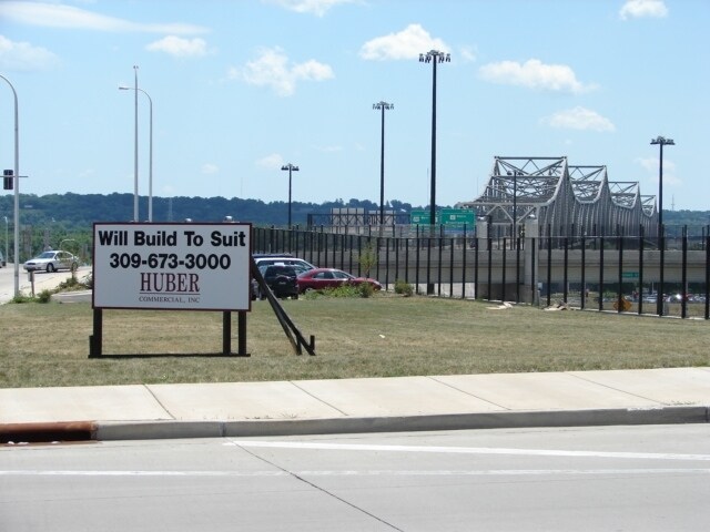 332 NE Jefferson St, Peoria, IL à vendre - Photo du bâtiment - Image 1 de 1