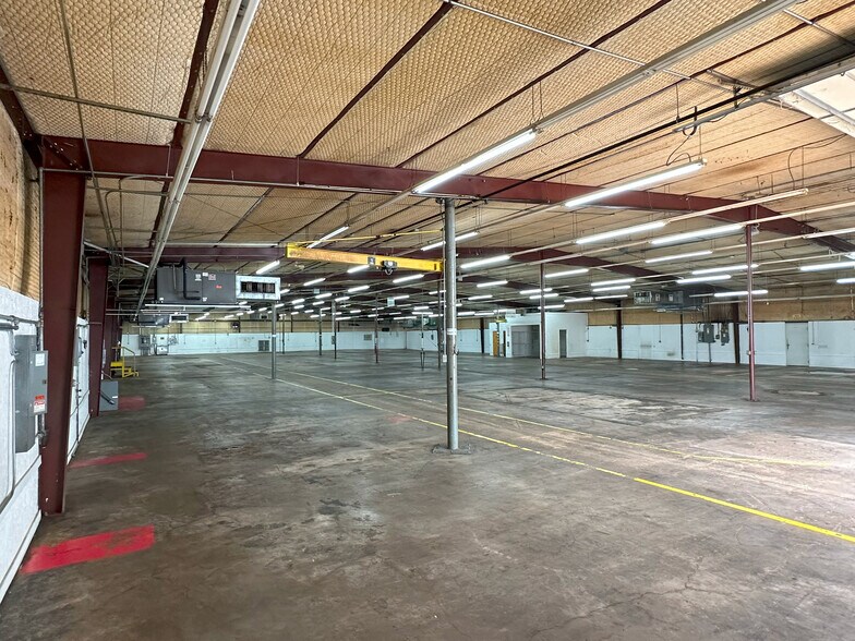 1703 Industrial Blvd, Brenham, TX à louer - Photo principale - Image 2 de 7