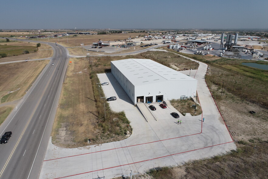 6000 Chandler Rd, Hutto, TX à louer - Photo principale - Image 1 de 7