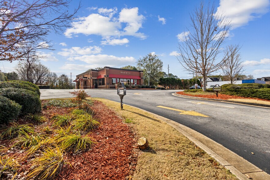 273 Keys Ferry St, McDonough, GA à vendre - Photo du bâtiment - Image 2 de 11