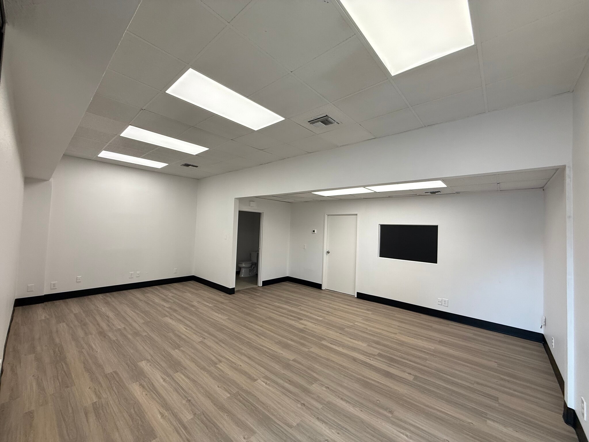 8711 Burnet Rd, Austin, TX for lease Interior Photo- Image 1 of 2